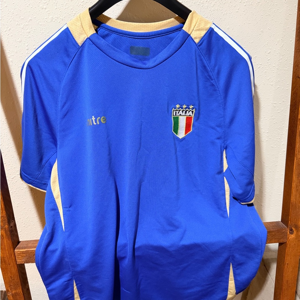 Mitre Men’s Large Blue and Gold Soccer Jersey